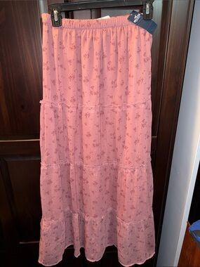 Hollister Dusty Pink Tiered Floral Maxi Skirt